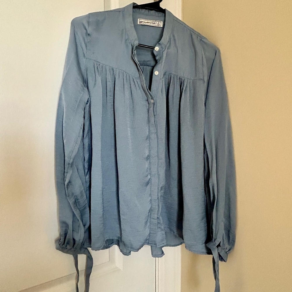 Abercrombie & Fitch Small Peasant Top Button Down Blouse Tie Sleeves